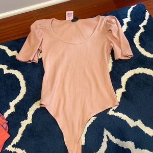 💓 NWT body suit
